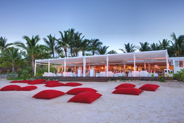 Мавриций - LUX* RESORTS & HOTELSСнимка: adelto.co.uk