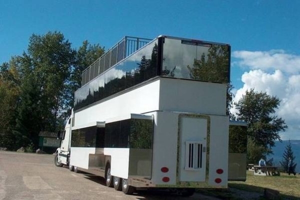 Снимка: House on Wheels