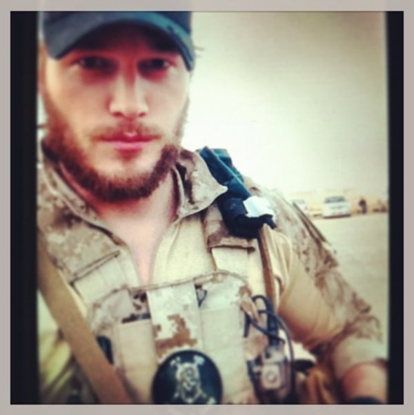 Снимка: InstagramКрис Прат показва, че влязъл в топ форма за ролята "Zero Dark Thirty". "Тук сме на 5 мили от сирийската граница", е написал той под този кадър в Instagram.