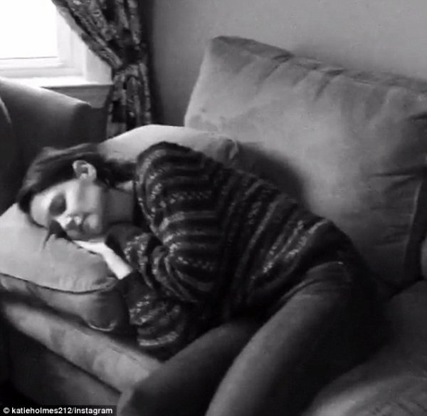  Кейти Холмс е в "кома" от преяждане"; Снимка; Instagram
