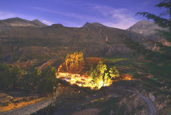 ARANWA PUEBLITO ENCANTADO DEL COLCA – ПеруЛуксозният хотел отваря врати наскоро в долината Колка, на брега на реката, носеща същото име. Неговият дизайн е такъв, че да се слива с естествената красота на заобикалящата го красота. Стаите се захранват с отопление на слънчева енергия.Снимка: Peruvian hotel