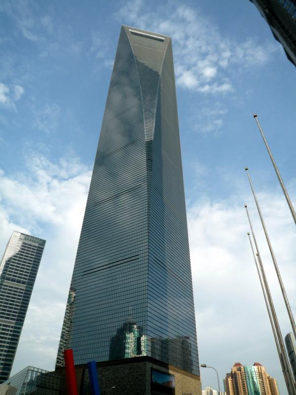 Снимка: raredelights.comВъв финансовия център "Shanghai World Financial Center" в Шанхай, Китай до върха се стига за 49 секунди, а височината е 490 метра.