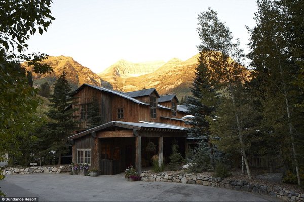 Робърт Редфорд е собственик на Sundance Mountain Resort. Холивудският ветеран е създател и на известния филмов фестивал "Сънданс", който е един от най-големите независими филмови фестивали в света.Снимка: Sundance Mountain Resort 