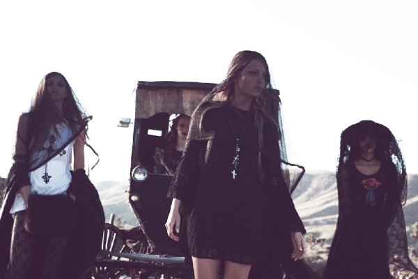 Снимка: Wildfox