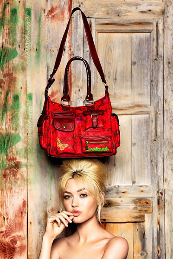 Снимка: сп.Desigual