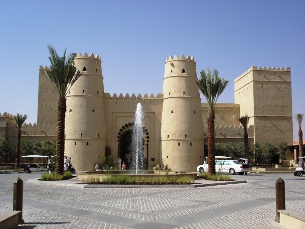 Снимка: roland-abu-dhabi.blogspot.com
