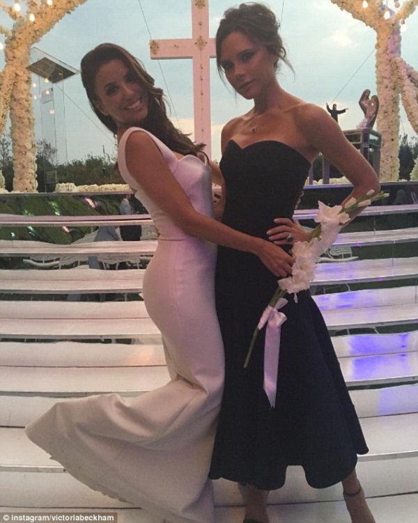 Виктория на сватбата на Ева Лонгория преди месец; Снимка: Instagram