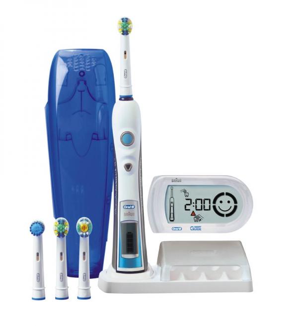 Електрическа четка за зъби с накрайници и таймер Triumph 5000 (Oral-B, 229 лв.)