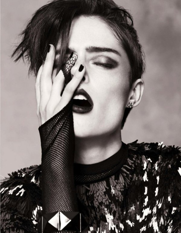 Снимка: сп.L'Officiel