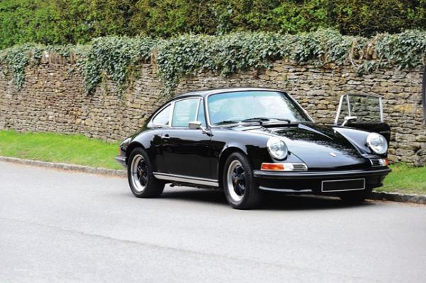 Кейт кара Porshe 911S; Снимка; vogue.co.uk
