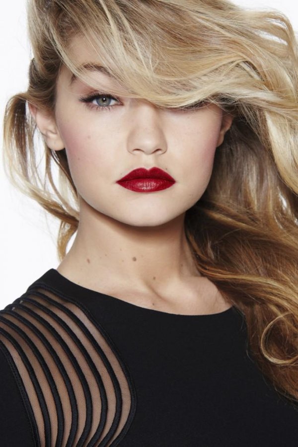 Снимка;  Maybelline