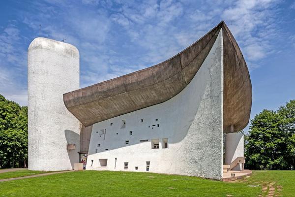 Църква в Рончамп, Франция; Снимка: architecturaldigest.com