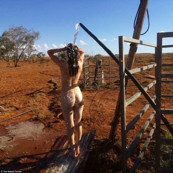Снимка: Instagram/ The Naked Farmer