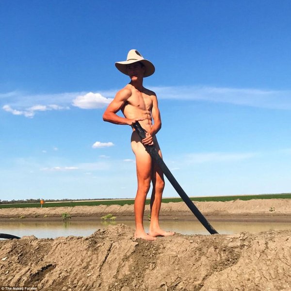 Снимка: Instagram/ The Naked Farmer