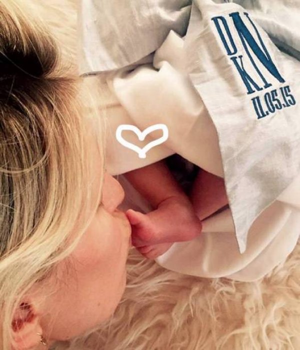 Каролина Куркова роди втория си син преди месец. Снимка: Instagram