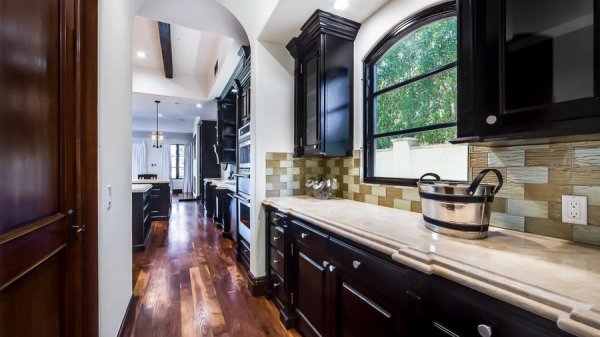 Снимка: belaircrestmansion.com