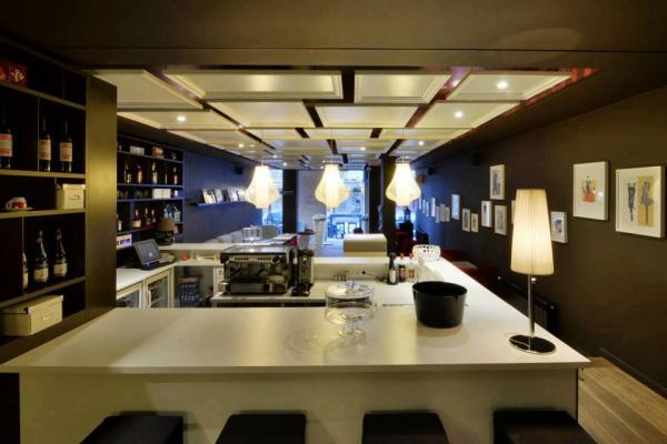 Снимка: To the moon and back Cocktail Bar 