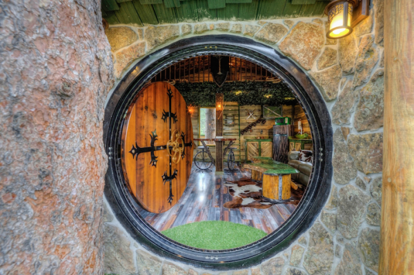 Снимка: Hobbit treehouse