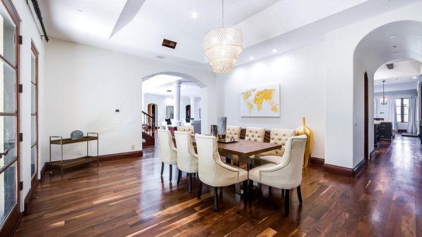 Снимка: belaircrestmansion.com