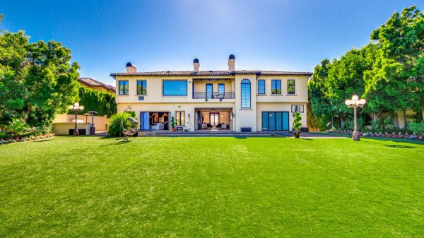 Снимка: belaircrestmansion.com