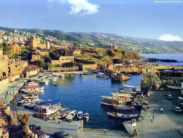 8. ЛиванНякога столицата Бейрут е била център на гражданска война. Сега положението се подобрява и дори столицата на Ливан е известна като „Париж на Близкия Изток“, заради красотата на природата си. Въпреки това терористични атаки не липсват. Палестински организации като Хизбула действат на територията на Ливан. Местните власти полагат усилия, за да направят страната по-популярна туристическа дестинация.Снимка: badcontrol.net
