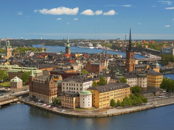 Снимка: thinkstockphotos.comШвецияТова е една от най-красивите скандинавските страни. Въпреки че Швеция е една от най-големите износителки на оръжие в Европа, страната има ниско ниво на престъпност и според Global Peace Index, е една от най-спокойните държави в света. Освен това Швеция не е участвала във война цели 2 века.