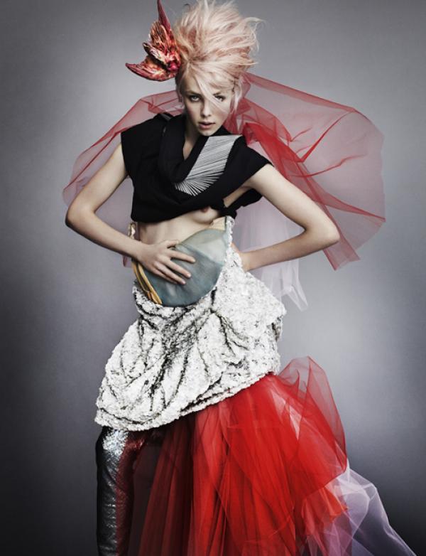 Снимка: сп. Love, Mario Testino