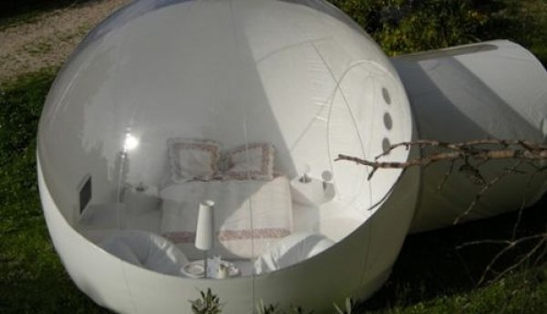 Снимка: Crystal Bubble Portable Home