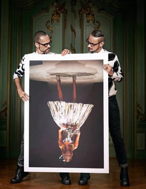 Viktor & Rolf в холандското издание на Vogue Снимка: smartologie.com