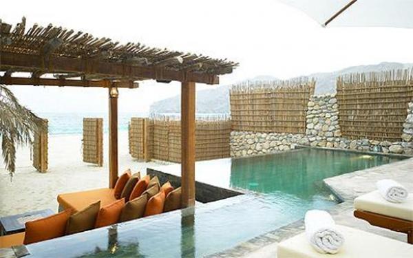 Six Senses Hideaway, ОманОсвен със собствен басейн в този хотел получавате и частен плаж и бар само за вас.Снимка: bootsnall.com