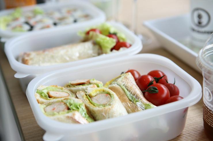 lunch box,