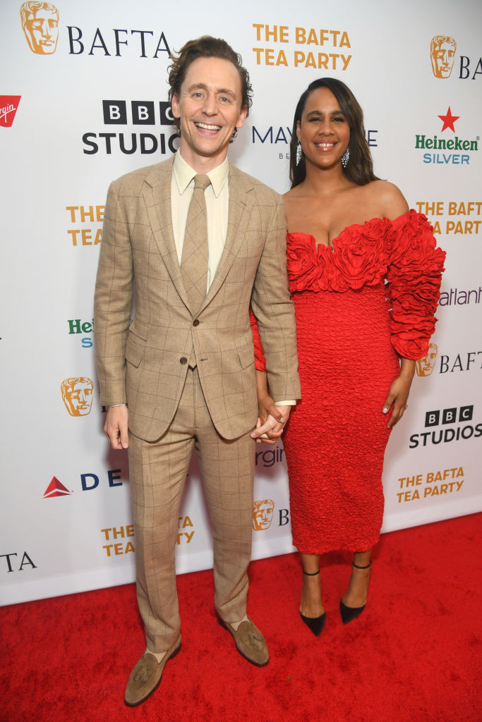 Том Хидълстън;