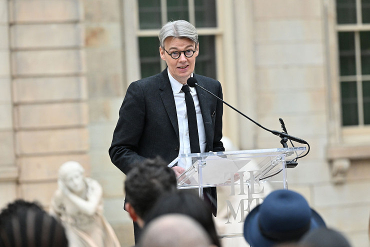 Андрю Болтън