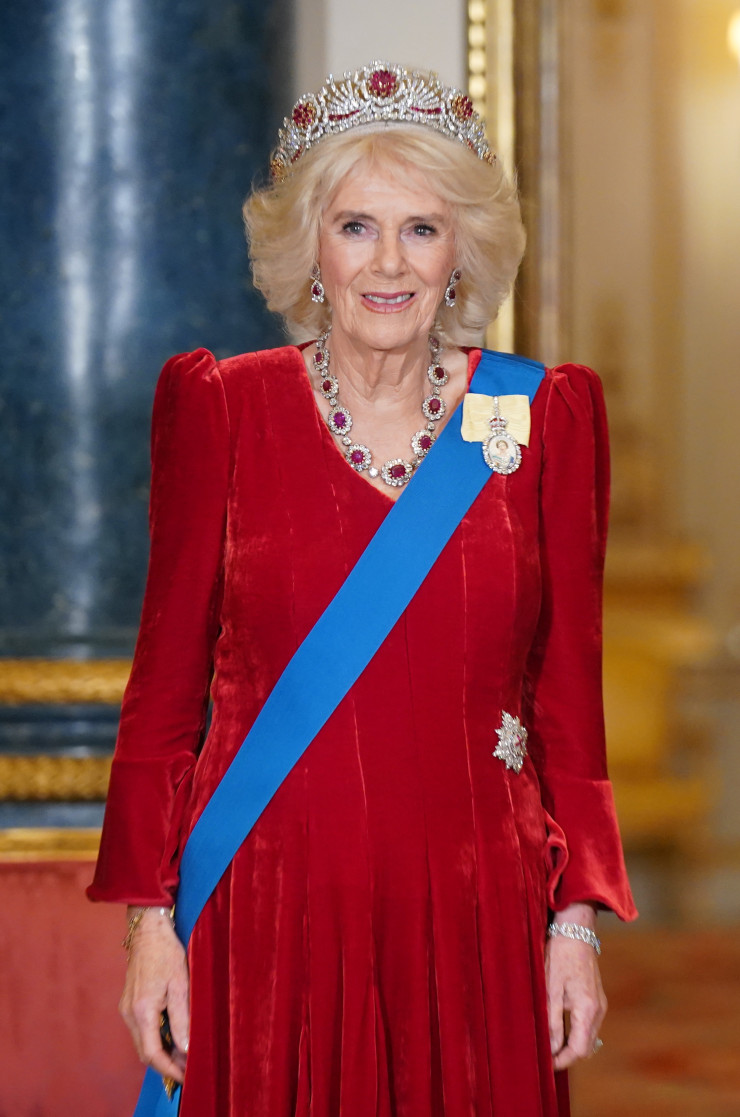 Кралица Камила;