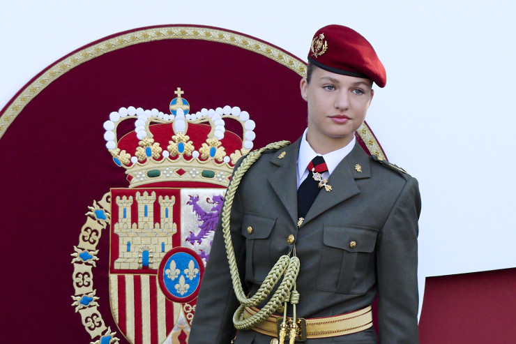 Леонор военна